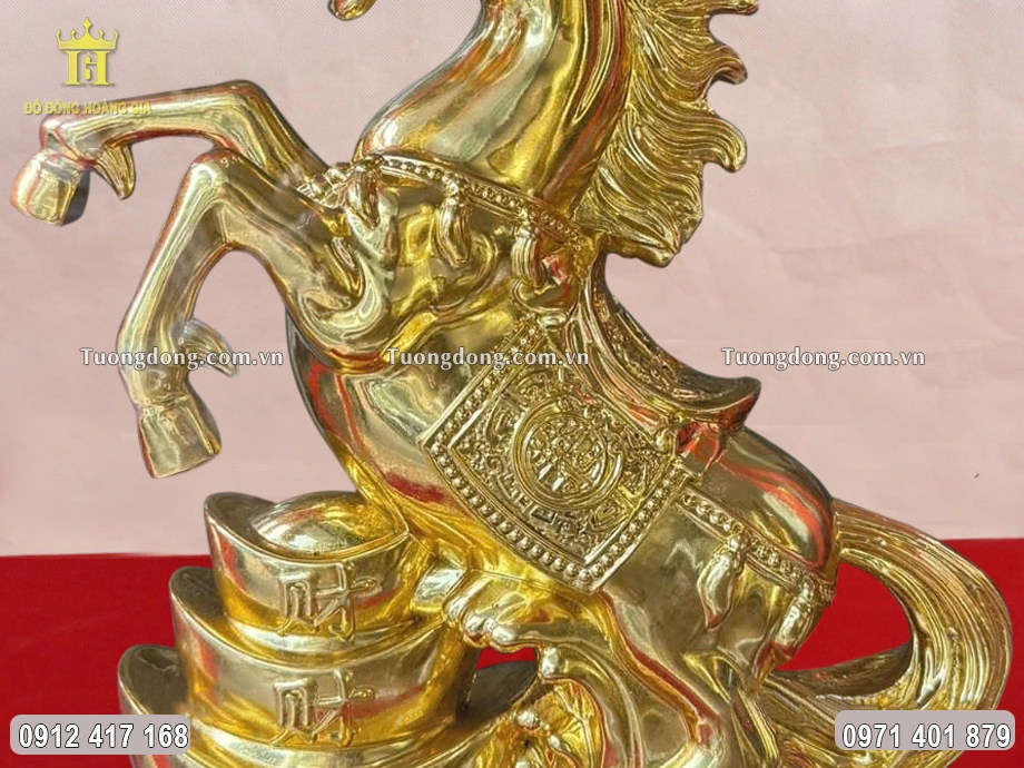 Từng họa tiết hoa văn được chăm chút tỉ mỉ